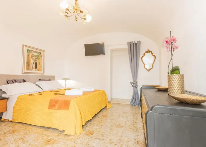 Апартаменты Extravacanza Station 2 *